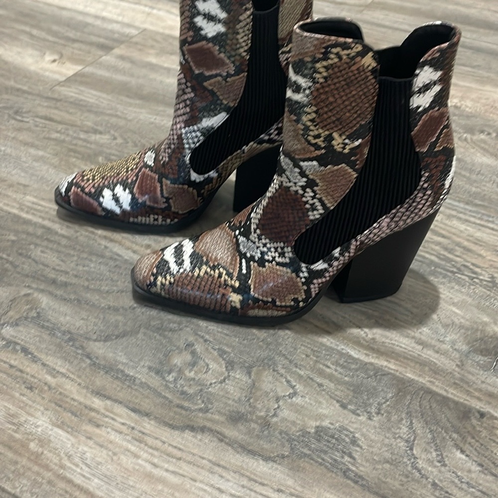 Snakeskin Patterned Qupid Ankle Boots